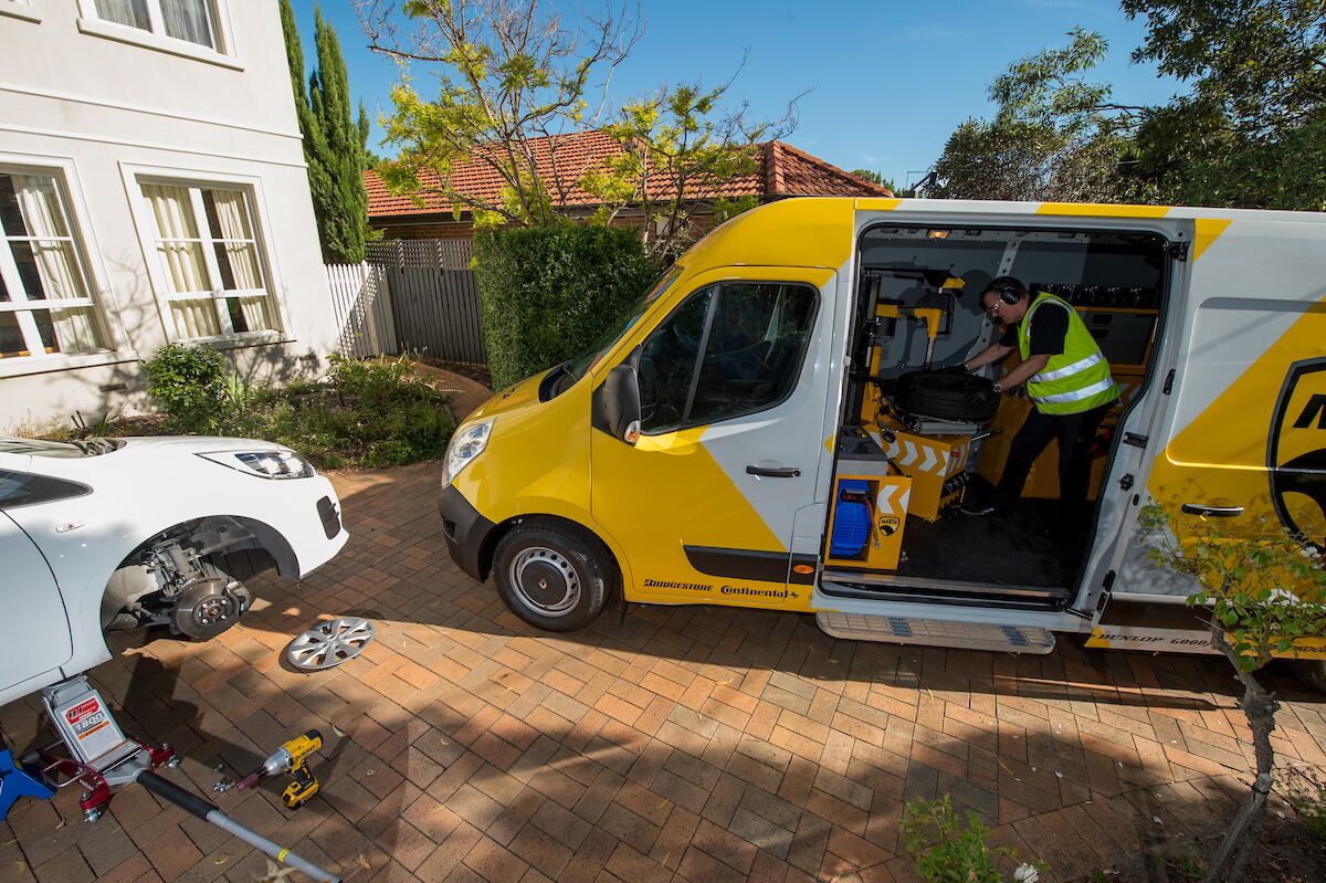 Mobile Tyre Shop Repairing Car Tyre